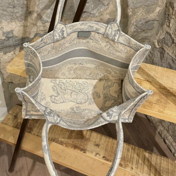 Dior 2021 Ecru Toile De Jouy Dioriviera Medium Book Tote Bag - Picture 9 of 12